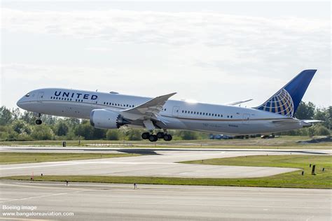 United Airlines Takes Delivery Of Its First Boeing 787 9 Dreamliner