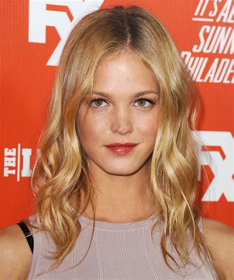 Erin Heatherton Medium Wavy Hairstyle