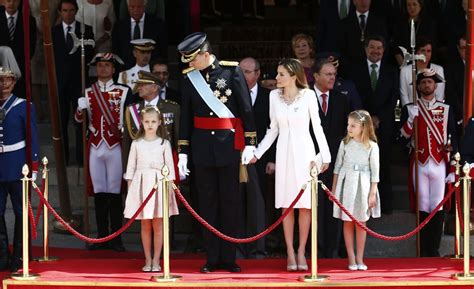 King Felipe Vi And Queen Letizia Of Spain Coronation Photos Popsugar
