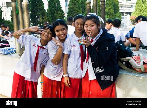 Schoolgirls Uniform Banque De Photographies Et Dimages à Haute Résolution Alamy