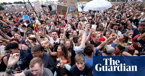 Corbyn Receives Heros Welcome At Glastonbury 2017 In Pictures