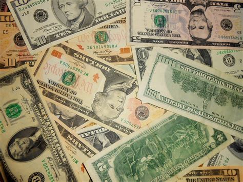 Companies that have raised between $1m and about $2.5m tend to pay their ceos around $125k. How much do foster parents get paid in California