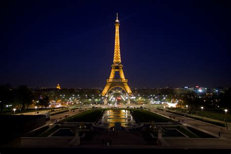 Under The Eiffel Tower Wallpaper X Wallpaper Multi Hd Images And Photos Finder