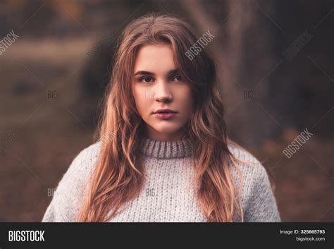 Sad Teen Girl 15 16 Image And Photo Free Trial Bigstock