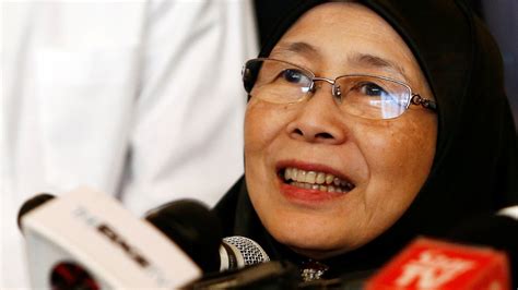 But dr azizah wan ismail is expecting the worst. Eksklusif: Wawancara Wakil PM Malaysia Wan Azizah, awalnya ...