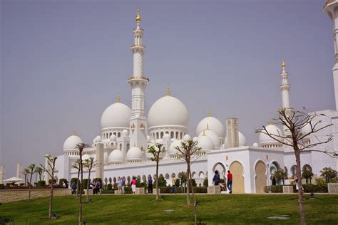 Sheikh Zayed Grand Mosque Abu Dhabi Uae Travel Guide Tourist