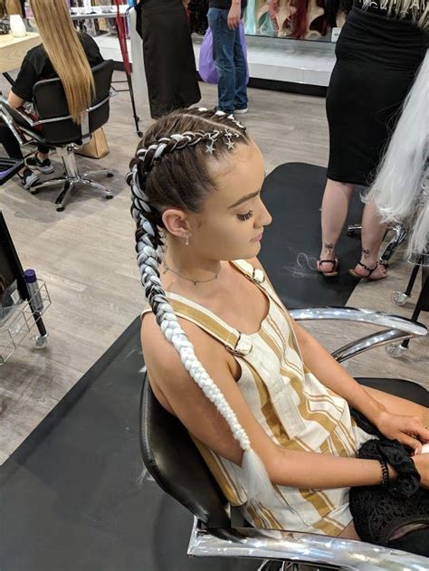 From simple dutch braids to double dutch braids with multiple strands along with a twist of various updos, upside down buns, ponytails and a unique touch of mohawk and faux styles. Festival style, white dutch braids with extensions and star braiding rings (With images) | Braid ...