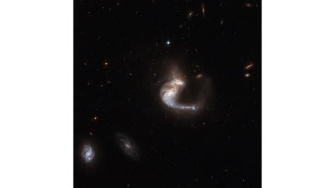 Hubble Interacting Galaxy Eso 69 6