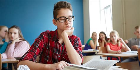 Jetzt muss ich mein kind finden. Muss die Schule mein Kind vor Mobbing schützen? · lex4you