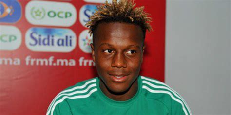 Hamza mendyl plays for ligue 1 conforama team dijon in pro evolution soccer 2020. Hamza Mendyl fait la fête avec ses coéquipiers dans les ...