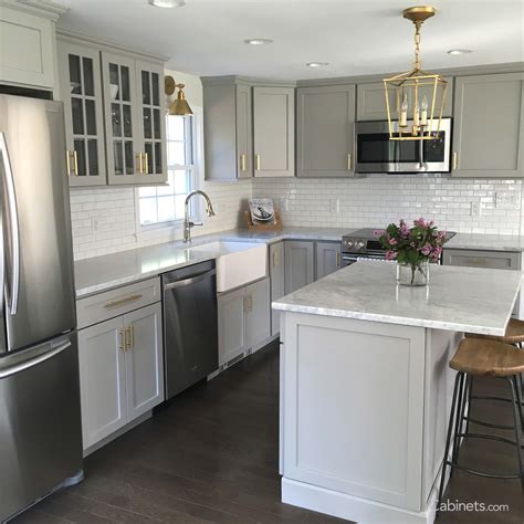 20 Grey And Gold Kitchen
