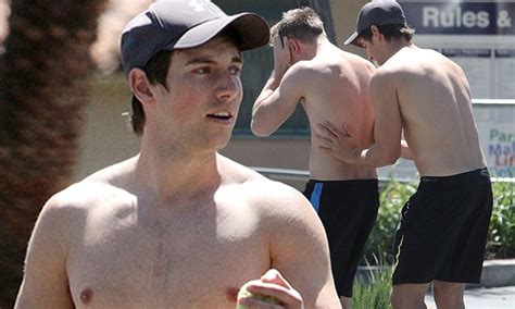 Former Home And Away Actor Lincoln Younes Rubs Sunscreen Into Shirtless