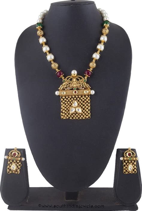 Indian men and women have been wearing jewelry for centuries, and it. Indian Antique Jewellery Set ~ South India Jewels