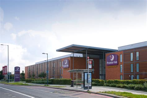 Premier Inn London Heathrow Airport T2 & T3 (Bath Road) Hotel - Hotels