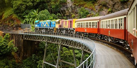 Die Fahrt Mit Der Kuranda Scenic Railway Erlebe Den Regenwald