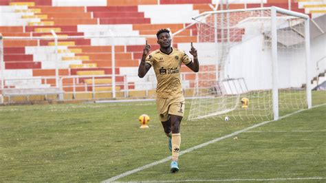 Liga 1 2023 Cusco Fc Aseguró Continuidad De Su Goleador El Panameño José Fajardo Infobae