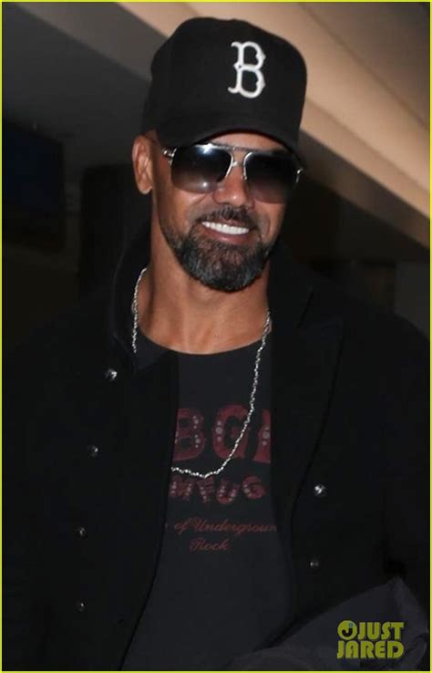 Shemar Moore Flaunts Ripped Abs In New Shirtless Selfie Photo 4007764