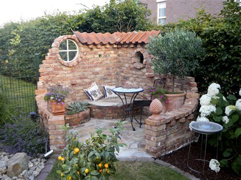 Terrassen mit steinmauern steinmauer im garten hangbefestigung die sicht amp lrmschutz bietet mit bildern steinmauer garten natursteine garten landschaftsbau. Sitzecke Im Garten Mit Steinmauer|Unsere Neue Sitzecke ...