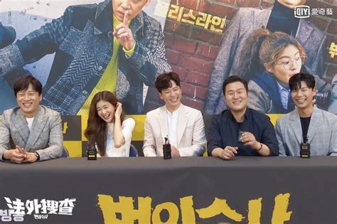 李光洙（朝鮮語：이광수／李光洙 lee kwang soo，1985年7月14日－），韓國著名男演員、主持和模特兒，身高192公分，綜藝節目《running man》成員（预定退出，5月24日录制最后一期）。 李光洙女友「驚人食量」曝光 差點把道具吃光光 | 娛樂 | NOWnews今日新聞