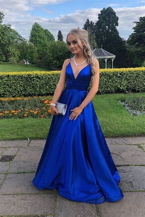 Have A Fantastic Day 💙🌹 1000 In 2020 Prom Dresses Long Blue Prom Dresses Blue Red Satin