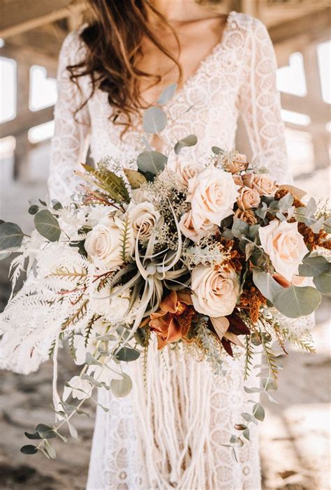 Beach Wedding Bouquets To Carry At Your Waterfront Ceremony