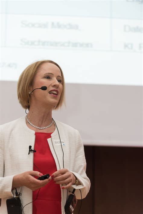 Prof Dr Claudia Hilker Zur Digital Business Transformation