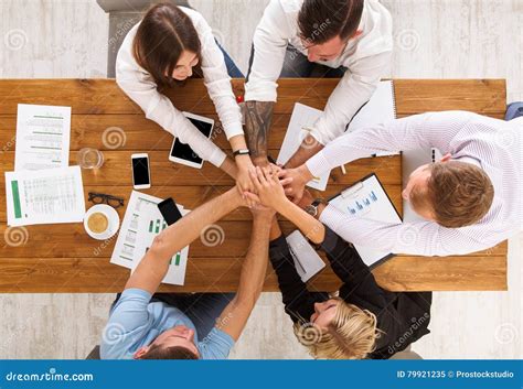 Teamwork Und Teambuilding Konzept Im Büro Leute Schließen Hand An