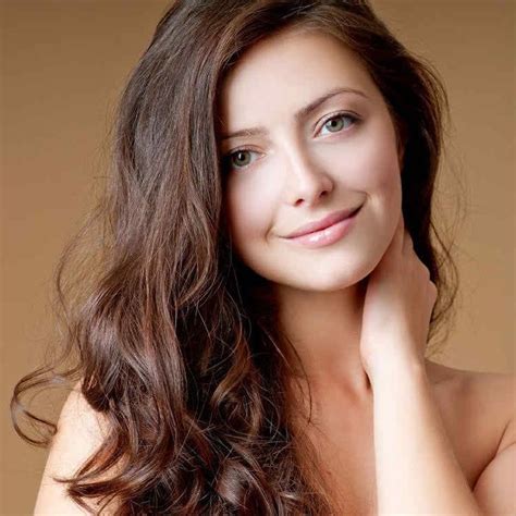 27 Of The Hottest Brown Hairstyles For Green Eyes [2023 ]