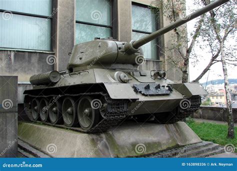 Soviet Tank Destroyer Su 100 Monument Editorial Photo Cartoondealer