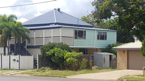 Residential Queenslander Home With Big Shady Verandahs At Rockhampton