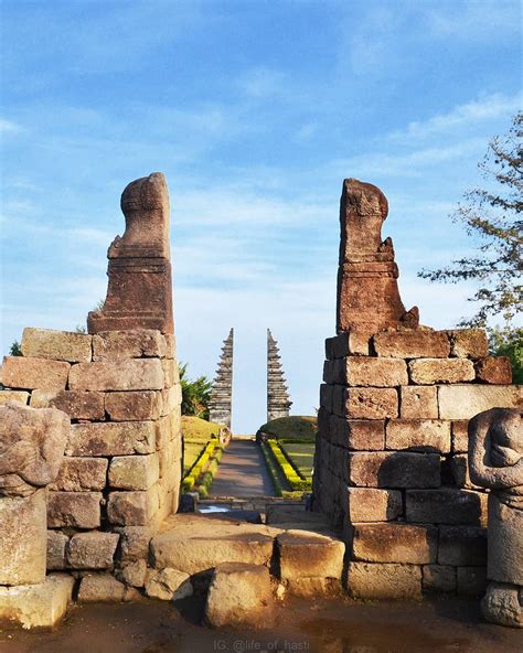 Candi cetho merupakan situs peninggalan sejarah yang ditemukan di lereng gunung lawu yang masuk wilayah kabupaten karanganyar. Candi Cetho Cetho Gumeng Kabupaten Karanganyar Jawa Tengah ...