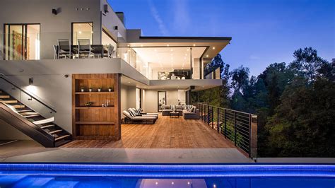 Newly Built Contemporary In The Exclusive Los Angeles Enclave Of Bel