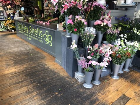 shirley snells florist offer free car parking for customers salisbury bid