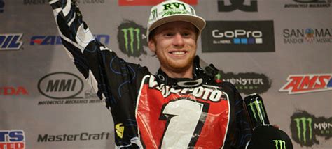 The fact that ryan villopoto is now a brand ambassador for yamaha caught most by surprise, however, as he has been such an integral part of monster energy kawasaki in the last ten years. MotoXAddicts | Villopoto Out For The Season - Injury Update