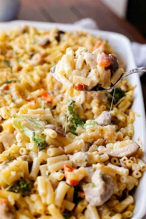Add in the chopped onion, peppers and mushroom and stir on a medium heat. Creamy Chicken and Mushroom Macaroni Cheese Bake