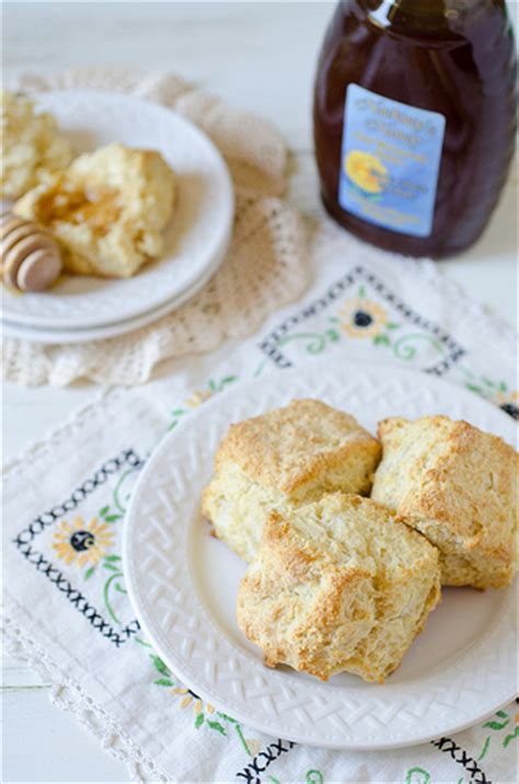 View top rated paula deen biscuit mix recipes with ratings and reviews. Buttery Buttermilk Biscuits | RecipeLion.com