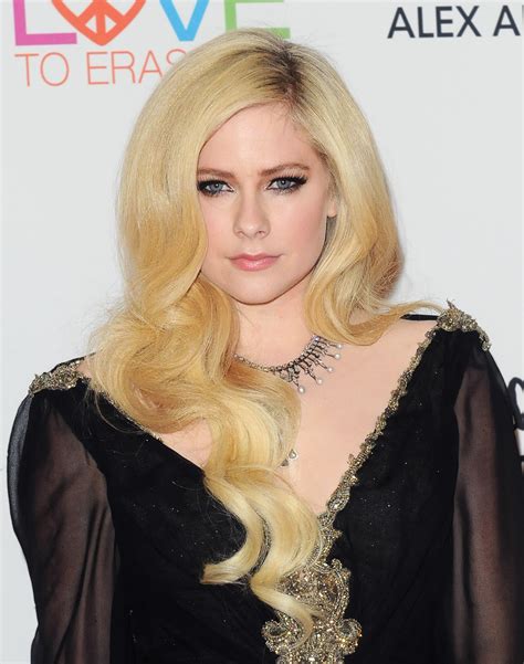 Photogallery of avril lavigne updates weekly. Avril Lavigne Addresses Theory That She Died and Was ...