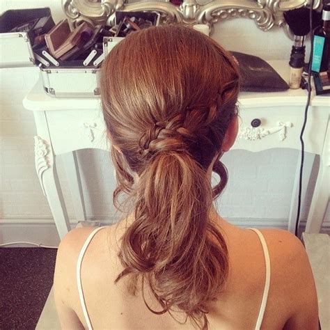 Choosing the right wedding guests hairstyle isn't easy. Classy Hairstyles for Wedding Guests
