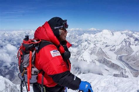 Karena diklaim sebagai gunung tertinggi di dunia, tidak heran jika setiap tahunnya gunung ini menyedot ratusan para pendaki untuk menaklukkan puncaknya. Pendaki Tertua Malaysia Sedia Daki Everest Kali Ke-2 ...