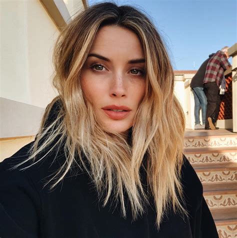 49 Hot Pictures Of Arielle Vandenberg Are Heaven On Earth The Viraler
