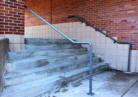 Place the attitude divider on top of the handrail. How To Build A Handrail For Concrete Steps