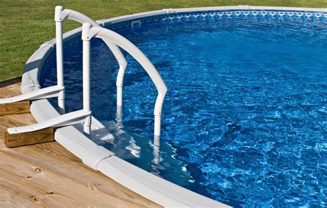 5 Best Above Ground Pool Ladders For Heavy People 2021
