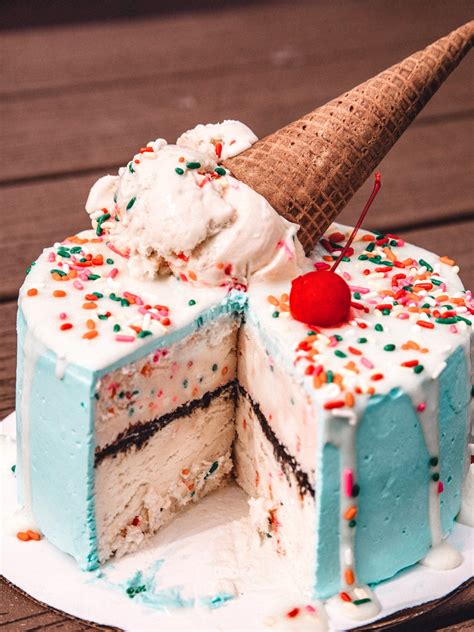 Share More Than 67 Ice Cream Cake Locations Indaotaonec