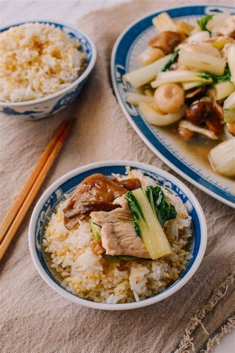 Today we are making moo goo gai pian (蘑菇鸡片). Moo Goo Gai Pan - Mushroom and Chicken Stir Fry - The Woks ...