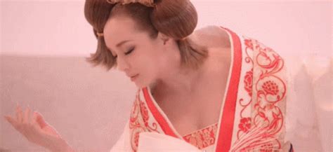 Ayumi Hamasaki Haru Yo Koi Gif Ayumi Hamasaki Haru Yo Koi Cherry Blossom Discover Share Gifs