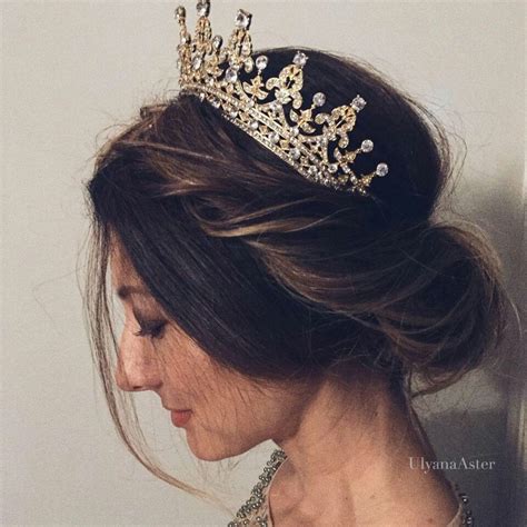 Beautiful Haircut With Crown Crown Hairstyles Quince Hairstyles