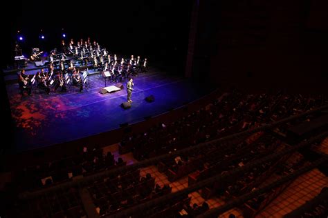 Fotos Gratis Música Audiencia Oscuridad Saxofón Escenario