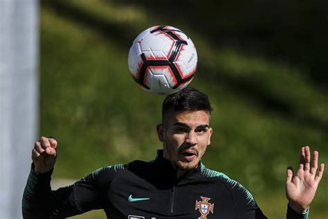 Stay up to date with soccer player news, rumors, updates, social feeds, analysis and more at fox sports. CM: Milan refuse to lower asking price for Andre Silva