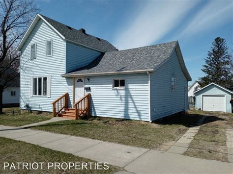 2 Br 1 Bath House 527 W Benton St House Rental In Tomah Wi