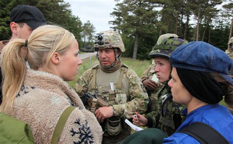 Us Danish Soldiers Build Interoperability During Brave Lion 15